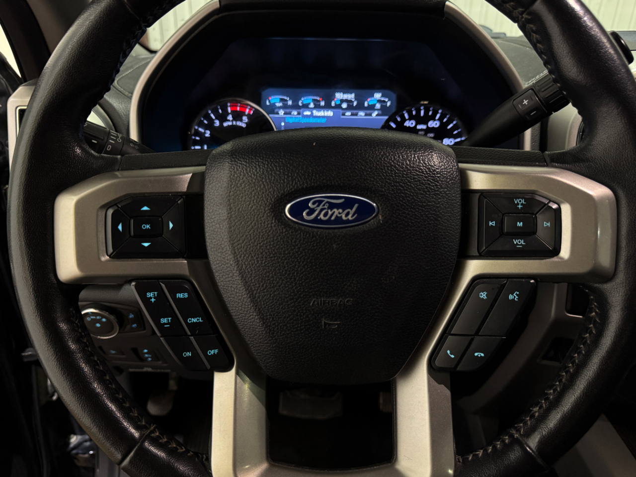 Ford Super Duty F-350 DRW  2021