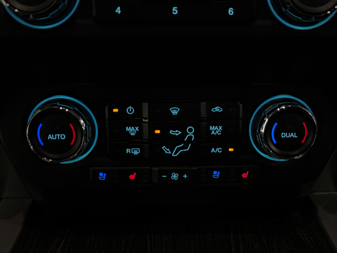 Ford Super Duty F-350 DRW  2021