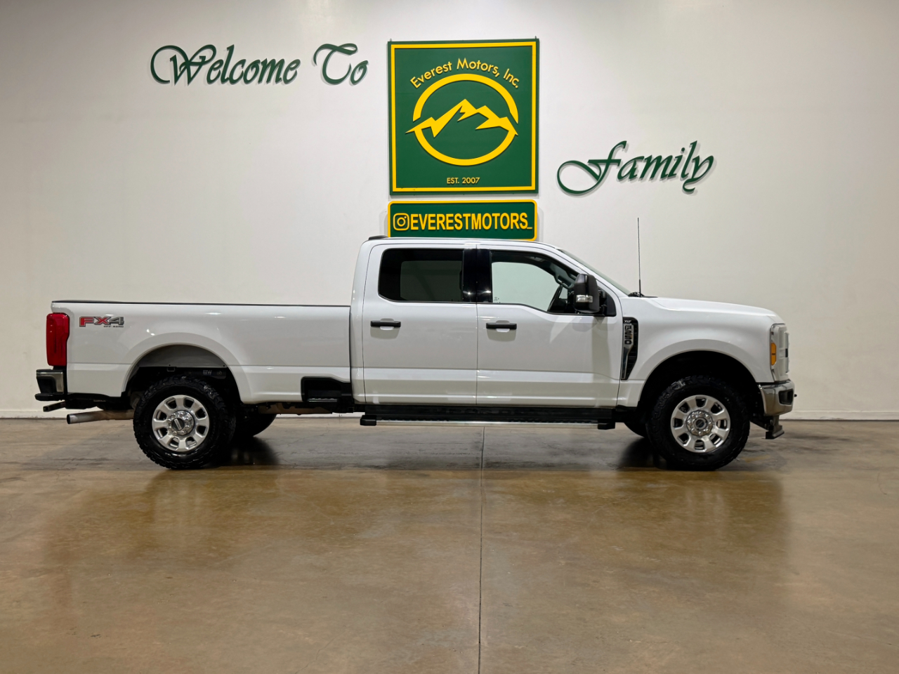 Ford Super Duty F-250 SRW  2023