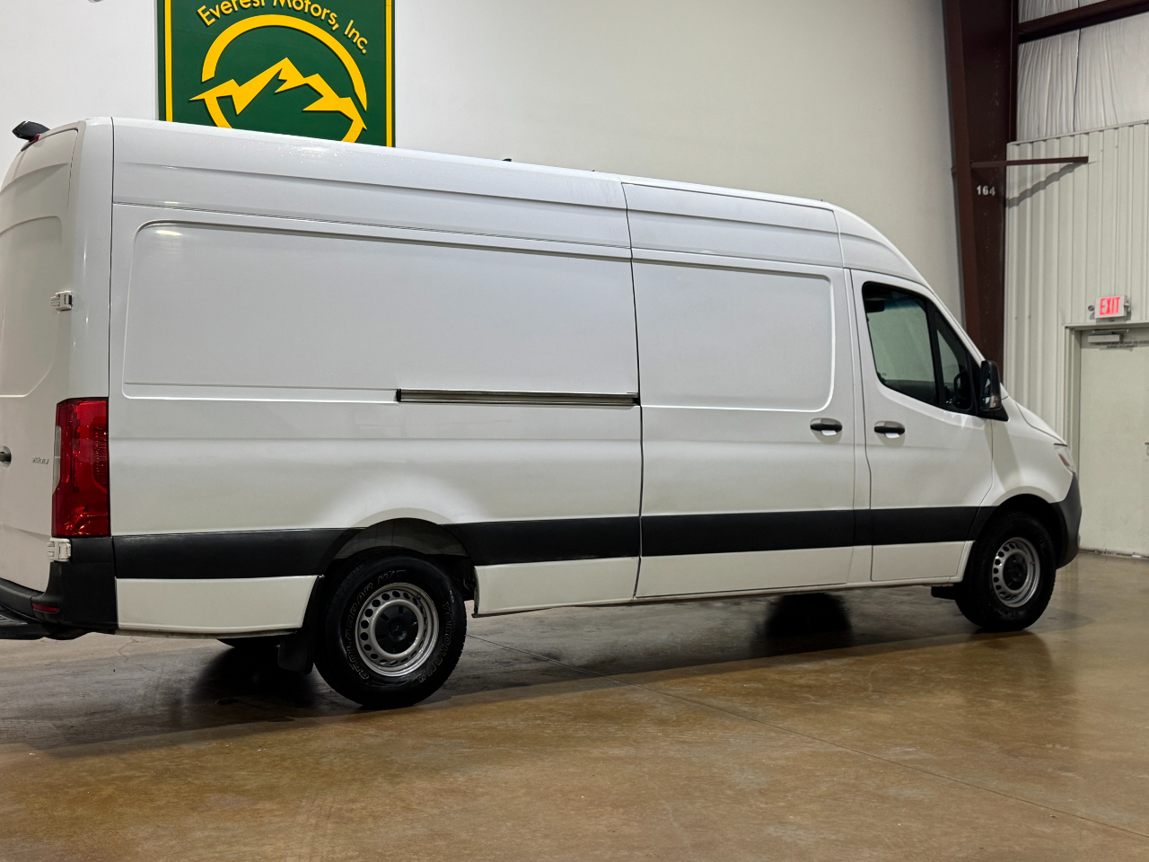 Mercedes-Benz Sprinter Cargo Van  2021