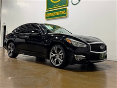 2016 Infiniti Q70 