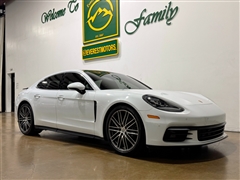 2017 Porsche Panamera 