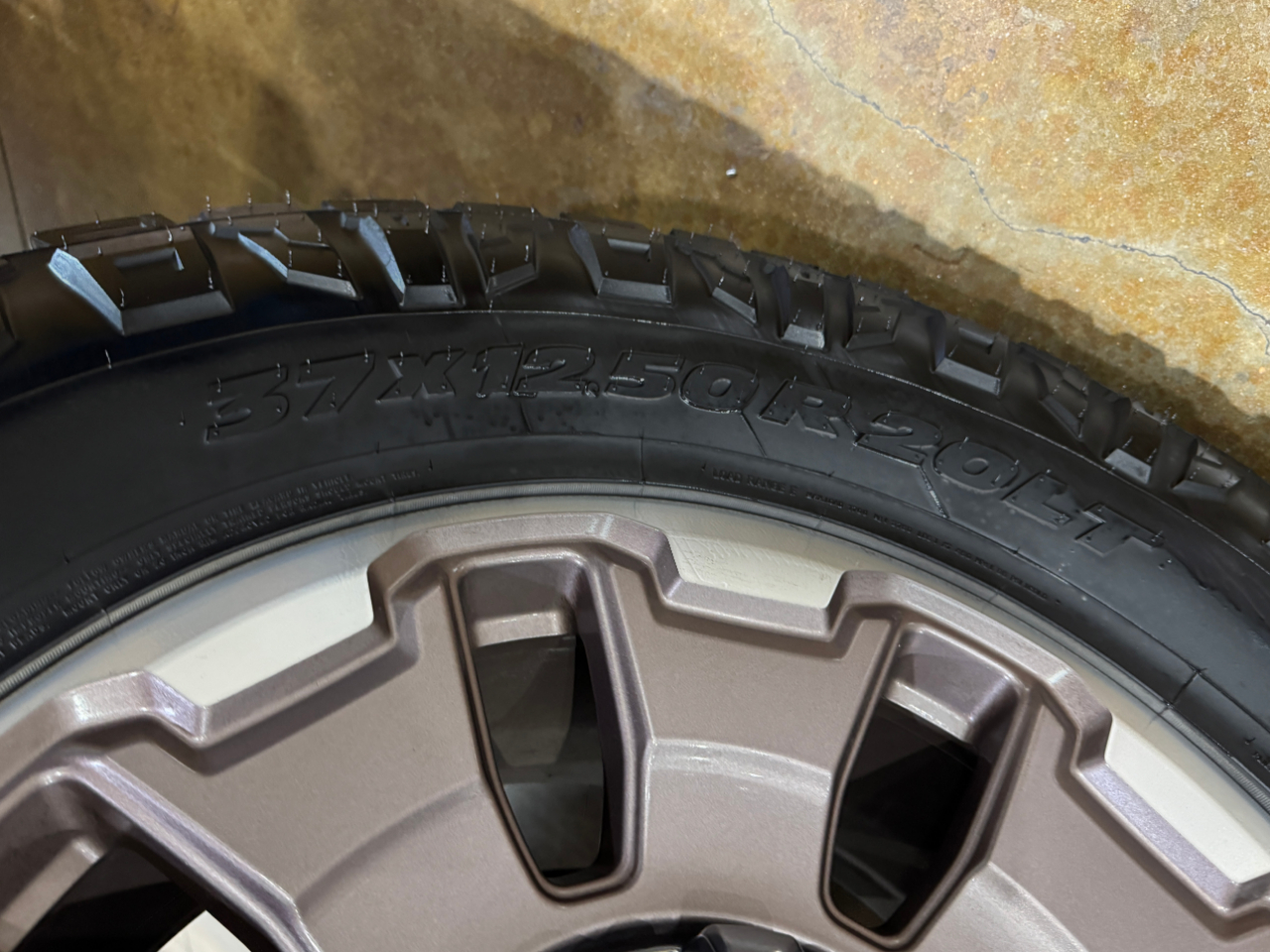 Ford Super Duty F-250 SRW  2024