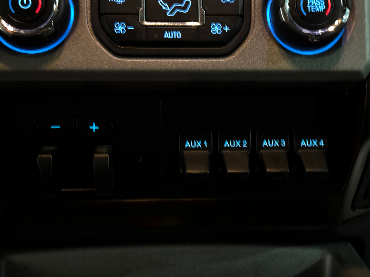 Ford Super Duty F-250 SRW  2015