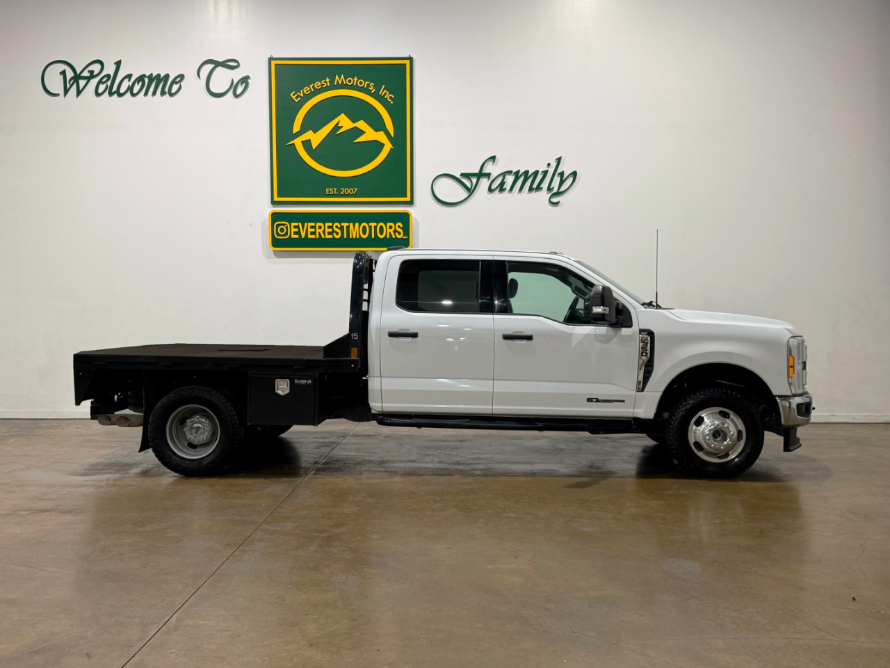 Ford Super Duty F-350 DRW  2023