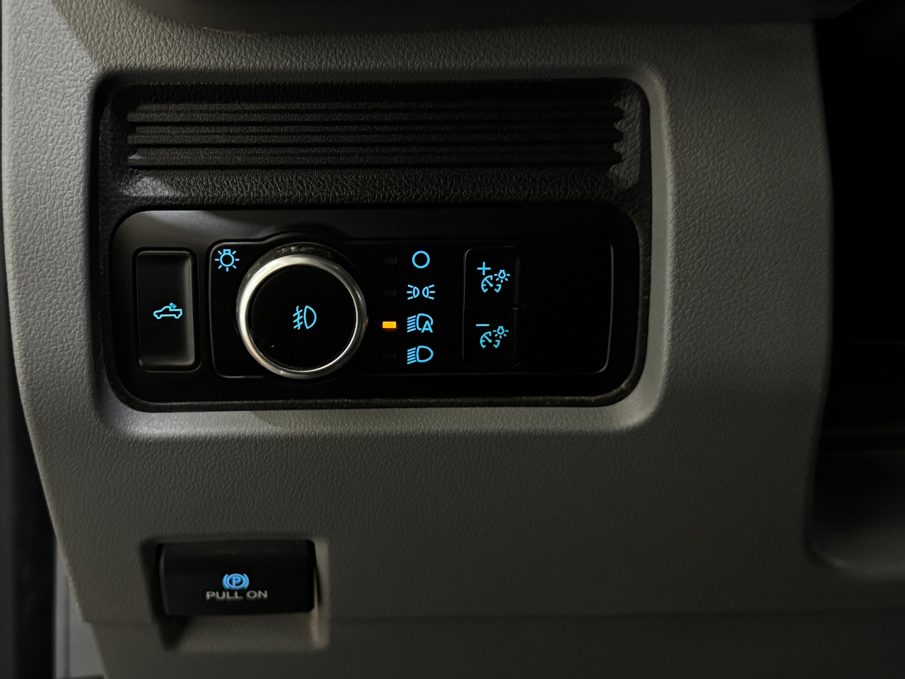 Ford Super Duty F-350 DRW  2023