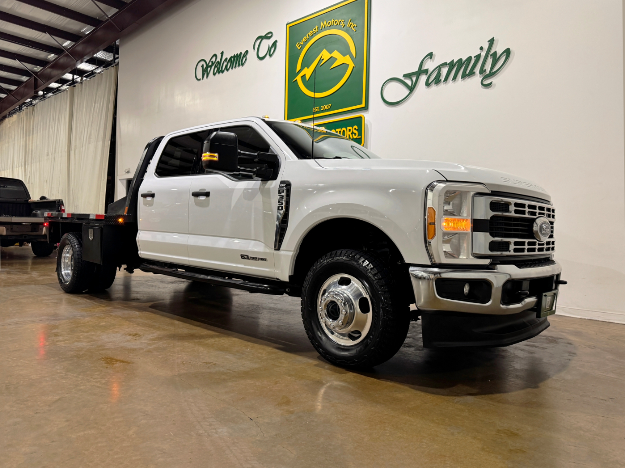 Ford Super Duty F-350 DRW  2023
