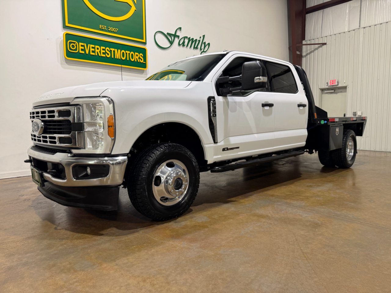 Ford Super Duty F-350 DRW  2023