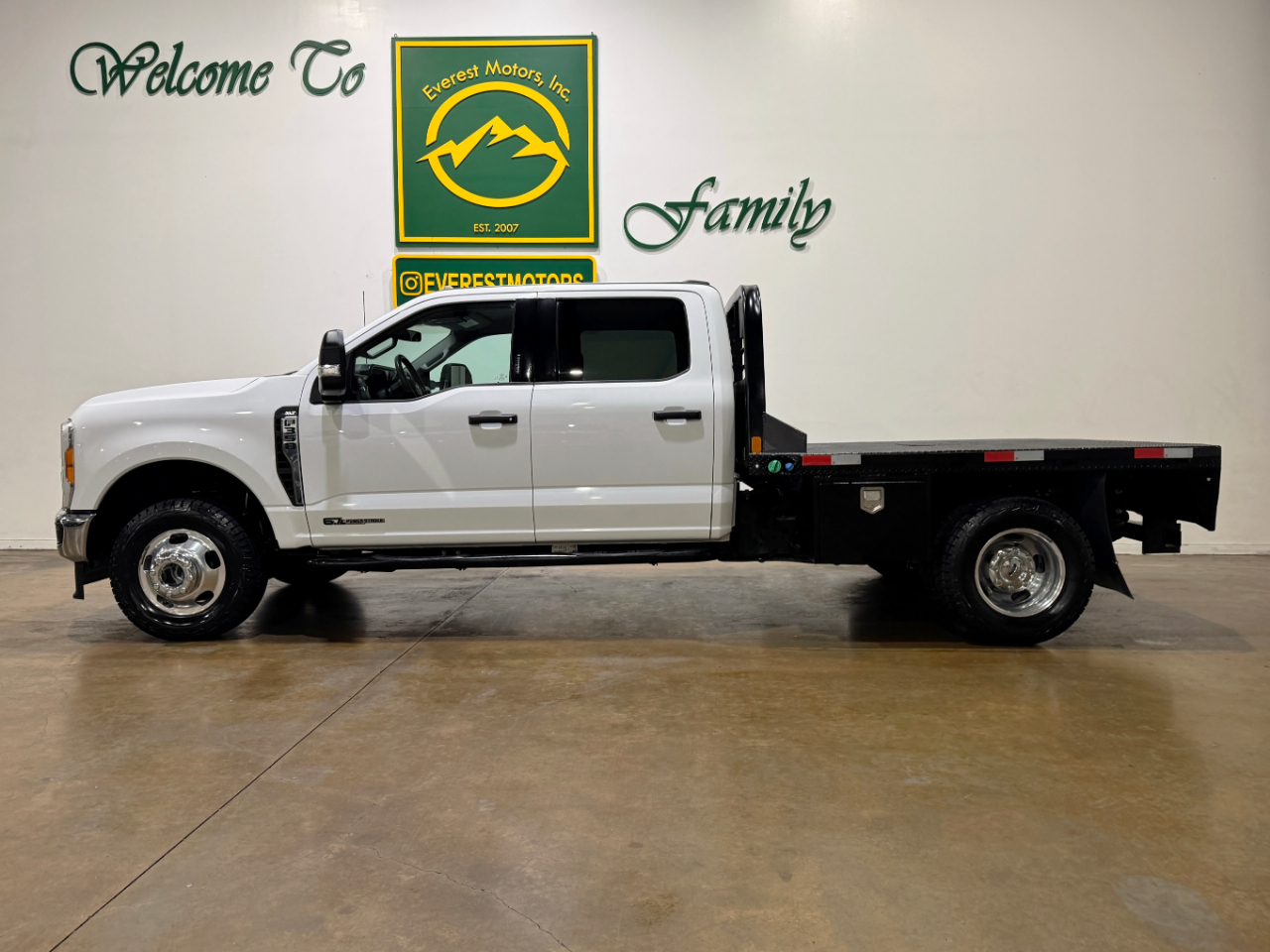 Ford Super Duty F-350 DRW  2023