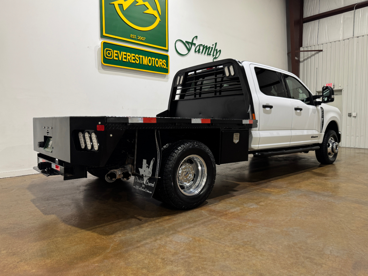 Ford Super Duty F-350 DRW  2023