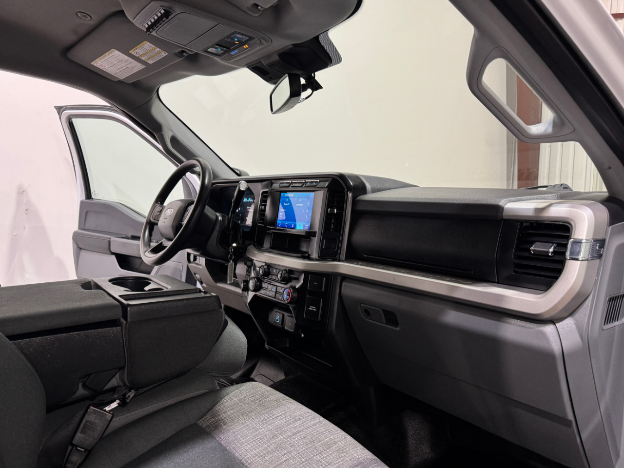 Ford Super Duty F-350 DRW  2023