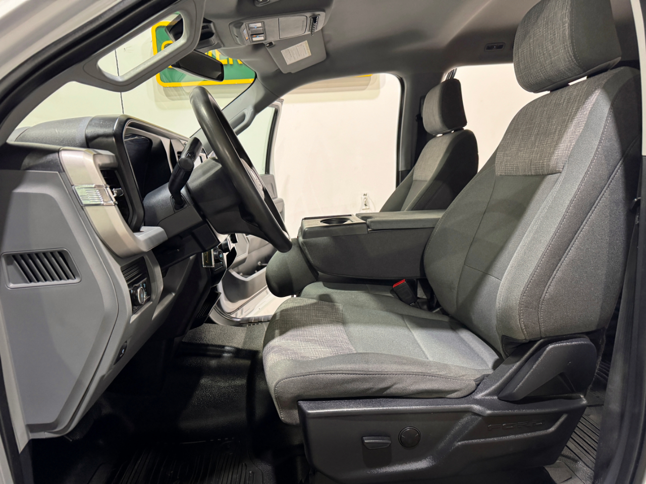 Ford Super Duty F-350 DRW  2023