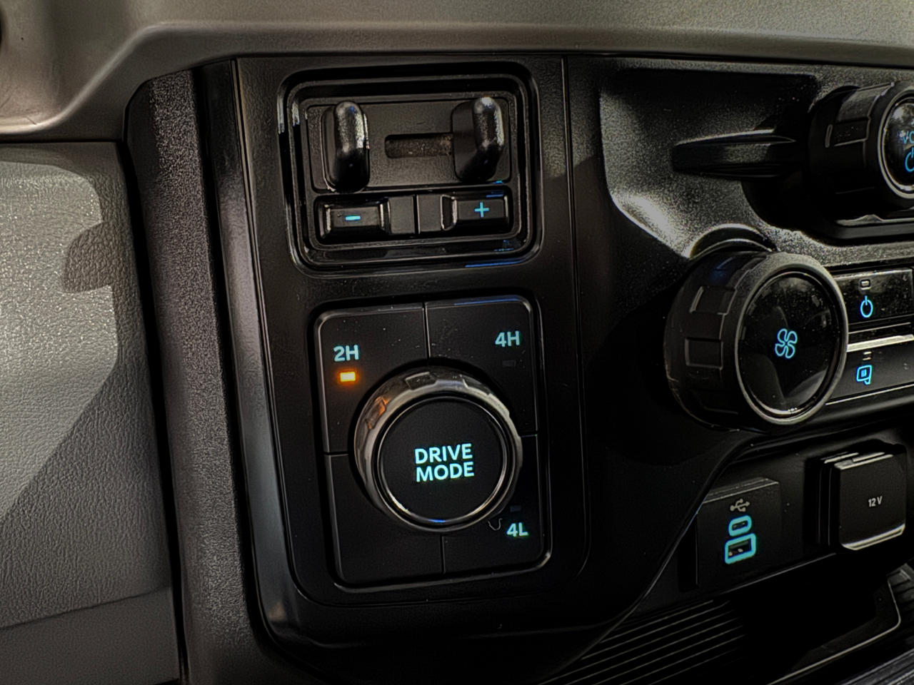 Ford Super Duty F-350 DRW  2023