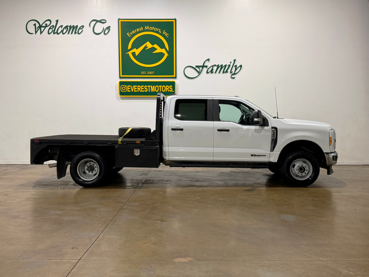 Ford Super Duty F-350 DRW  2024