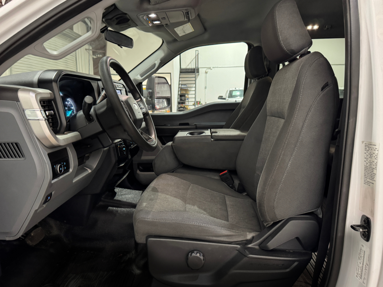 Ford Super Duty F-350 DRW  2024