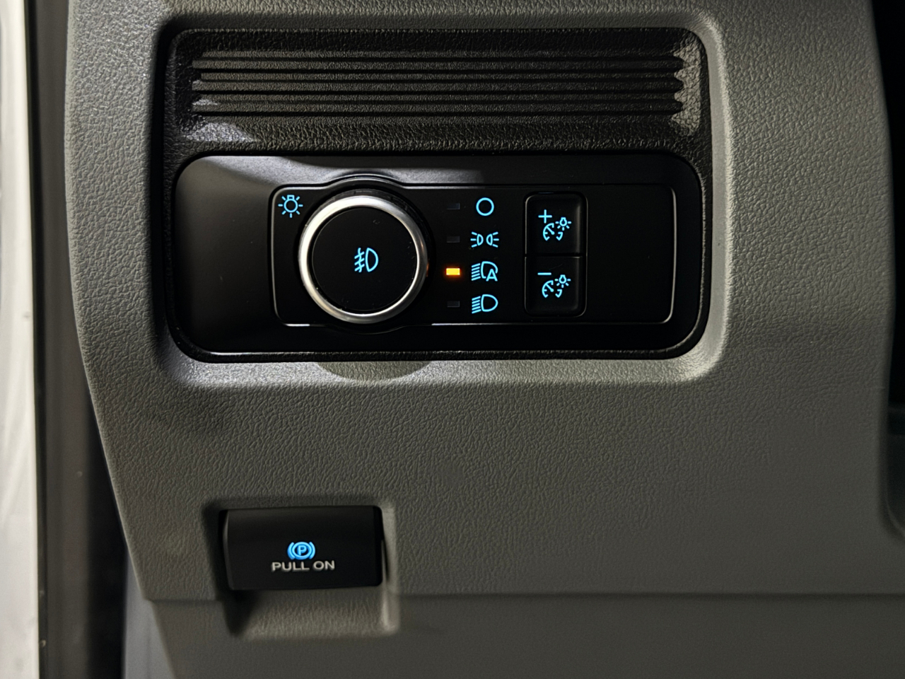 Ford Super Duty F-350 DRW  2024