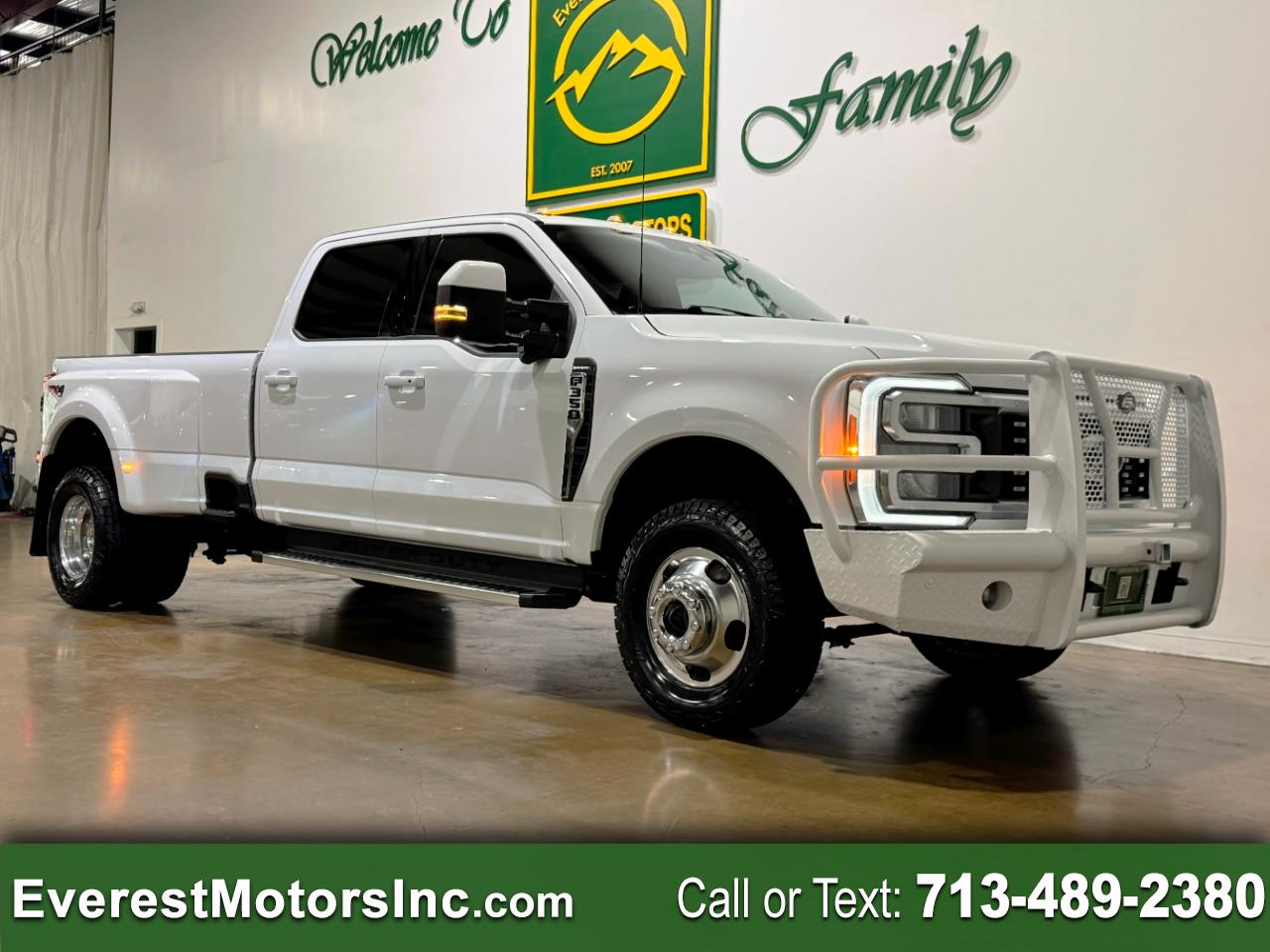 2023 Ford Super Duty F-350 DRW LARIAT 4X4 CREWCAB 6.7L V8 DIESEL 1OWNER FX4