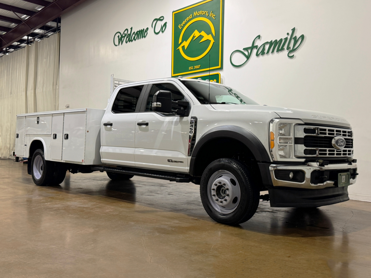 2023 Ford Super Duty F-450 DRW XL 4X4 CC SERVICE BED 6.7L V8DIESEL 1OWNER TOW PKG