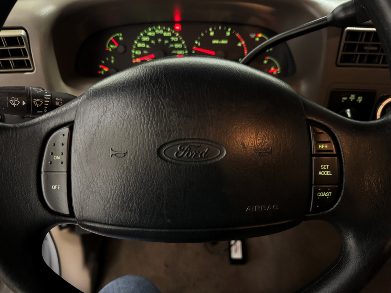 Ford Super Duty F-350 SRW  2002