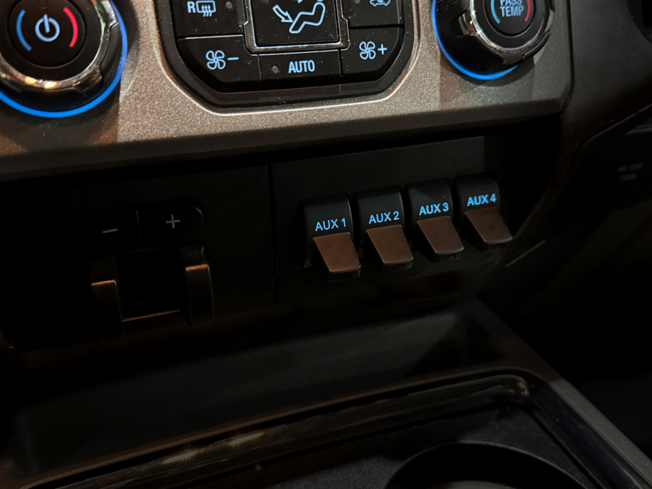 Ford Super Duty F-250 SRW  2014