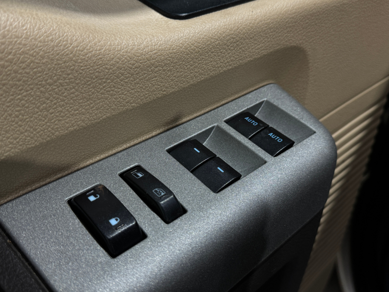 Ford Super Duty F-250 SRW  2014