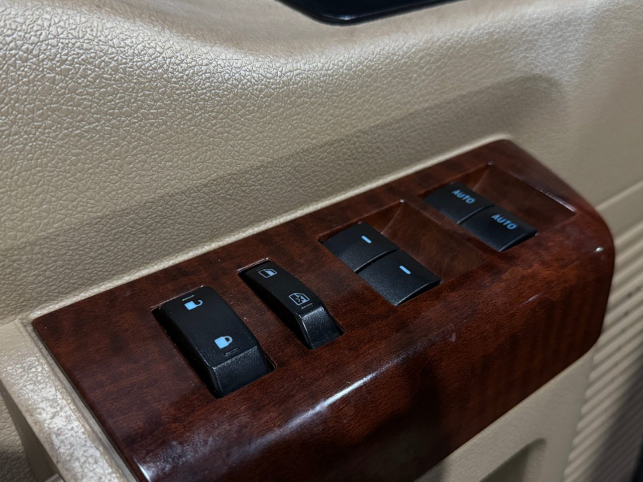 Ford Super Duty F-250 SRW  2014