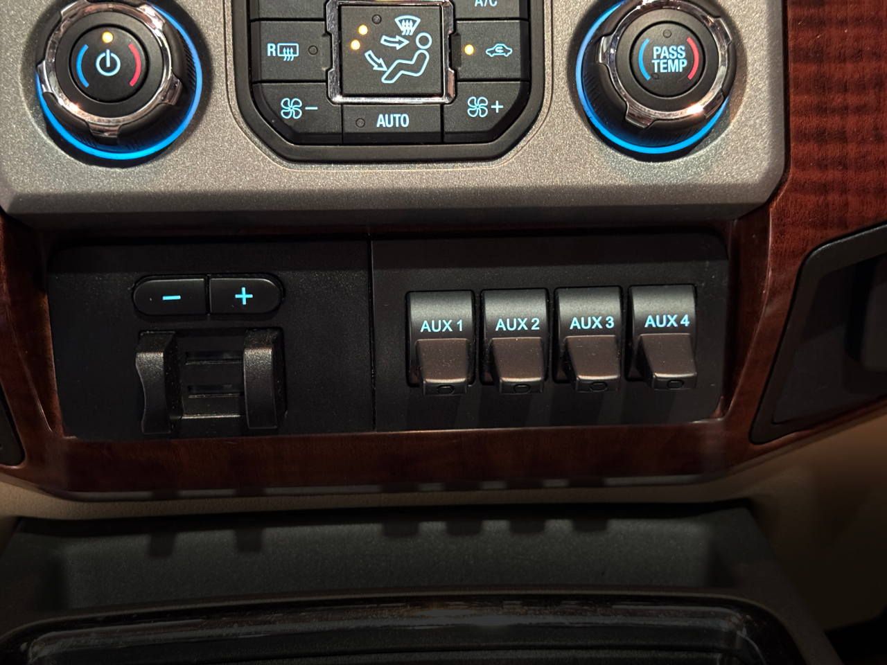 Ford Super Duty F-250 SRW  2014