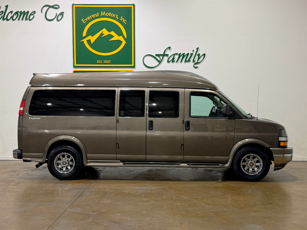 Chevrolet Express Passenger  2016