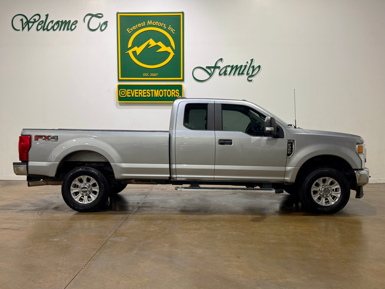 Ford Super Duty F-350 SRW  2022