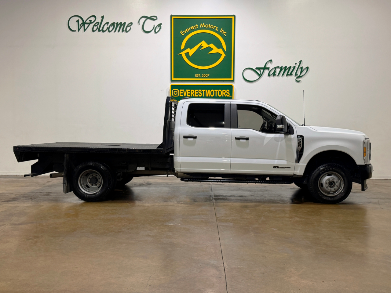 Ford Super Duty F-350 DRW  2024