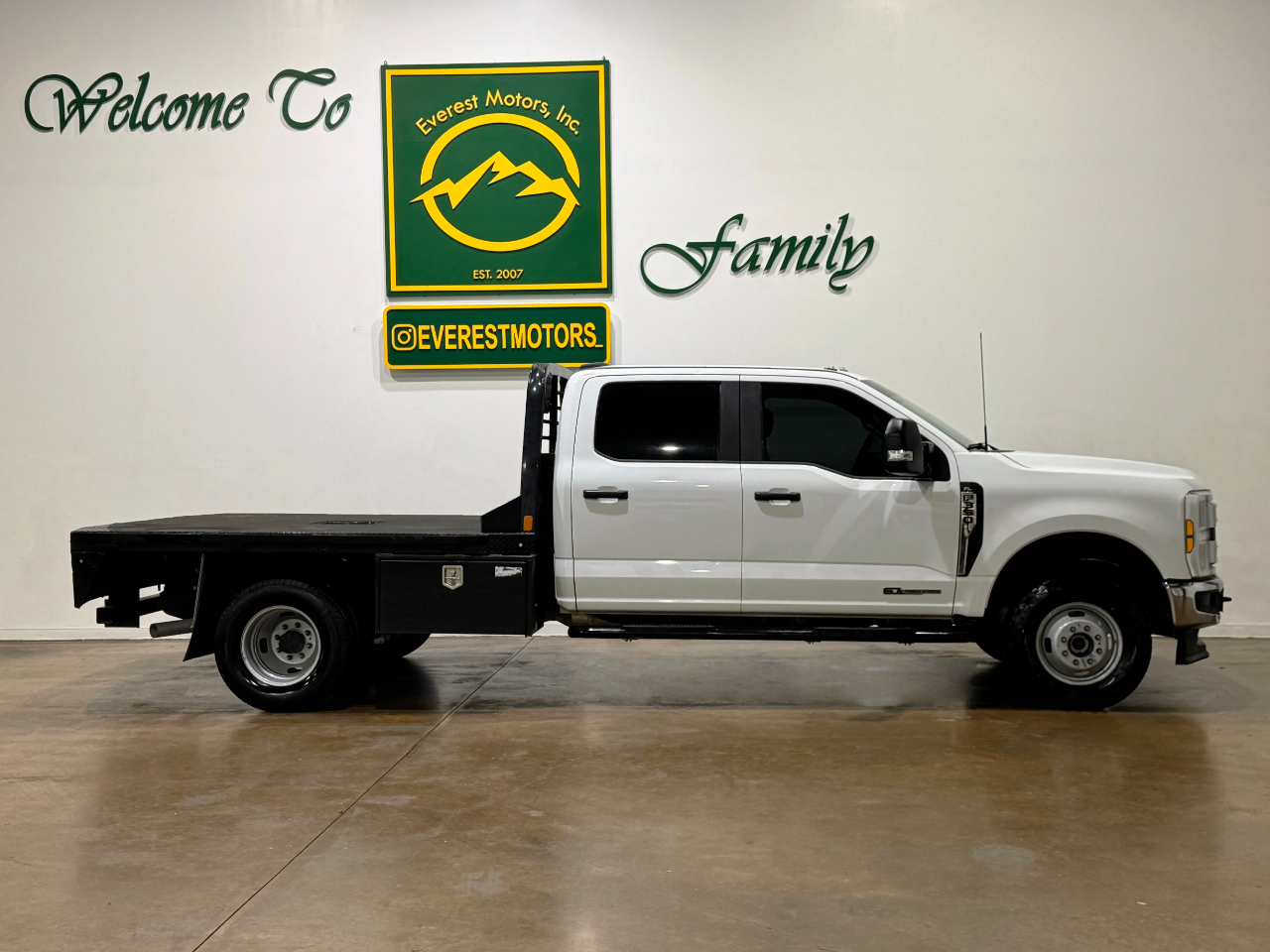 Ford Super Duty F-350 DRW  2024