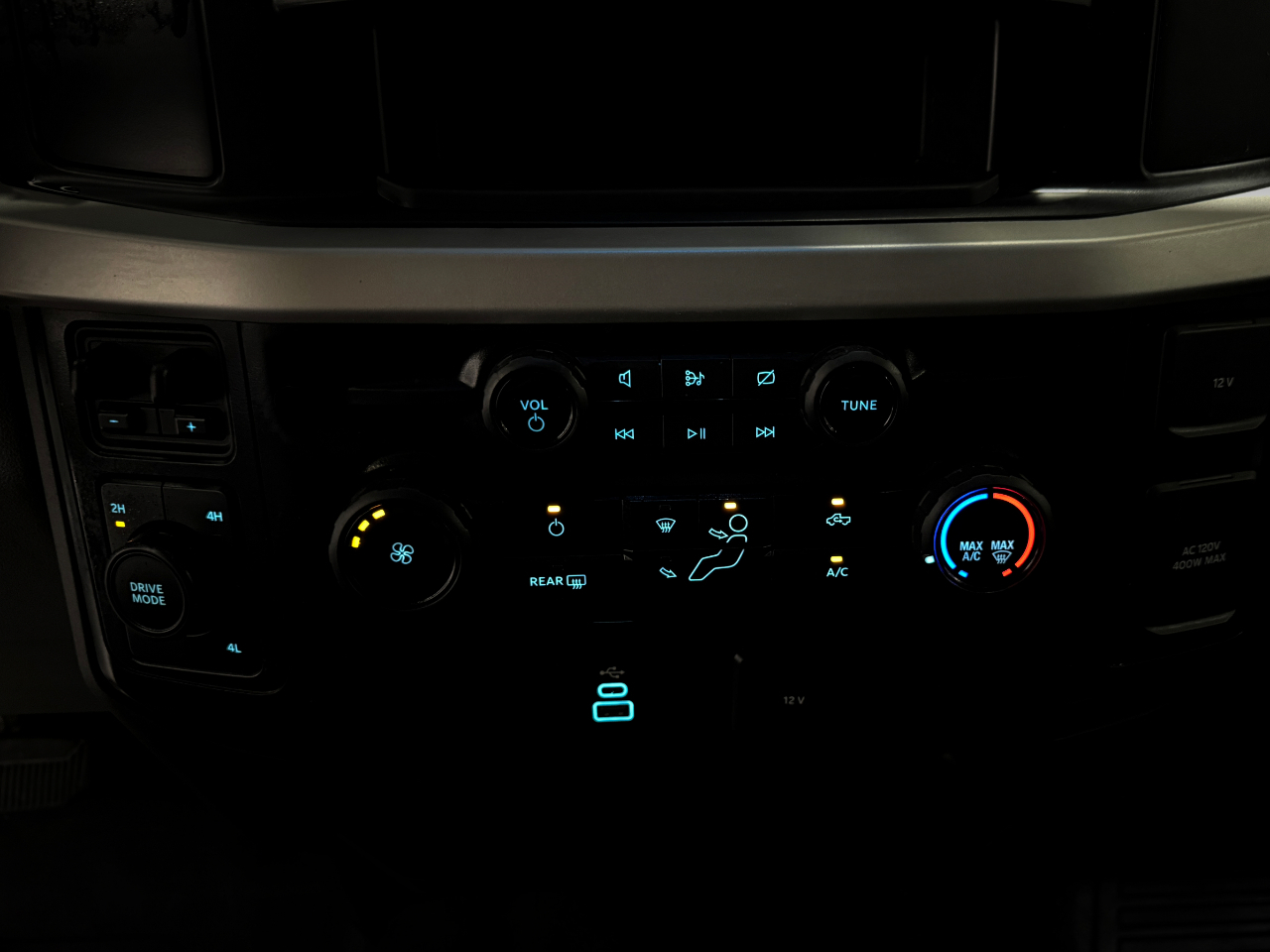 Ford Super Duty F-350 DRW  2024