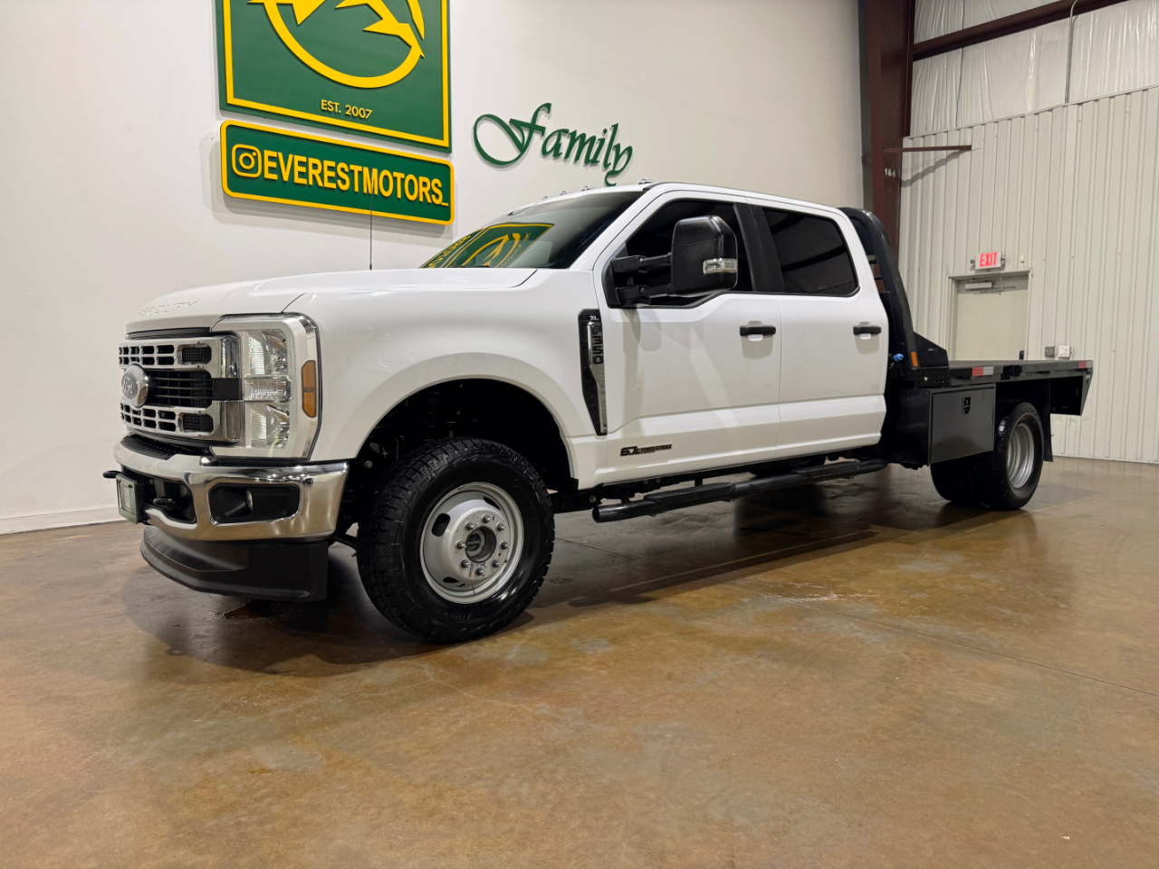 Ford Super Duty F-350 DRW  2024