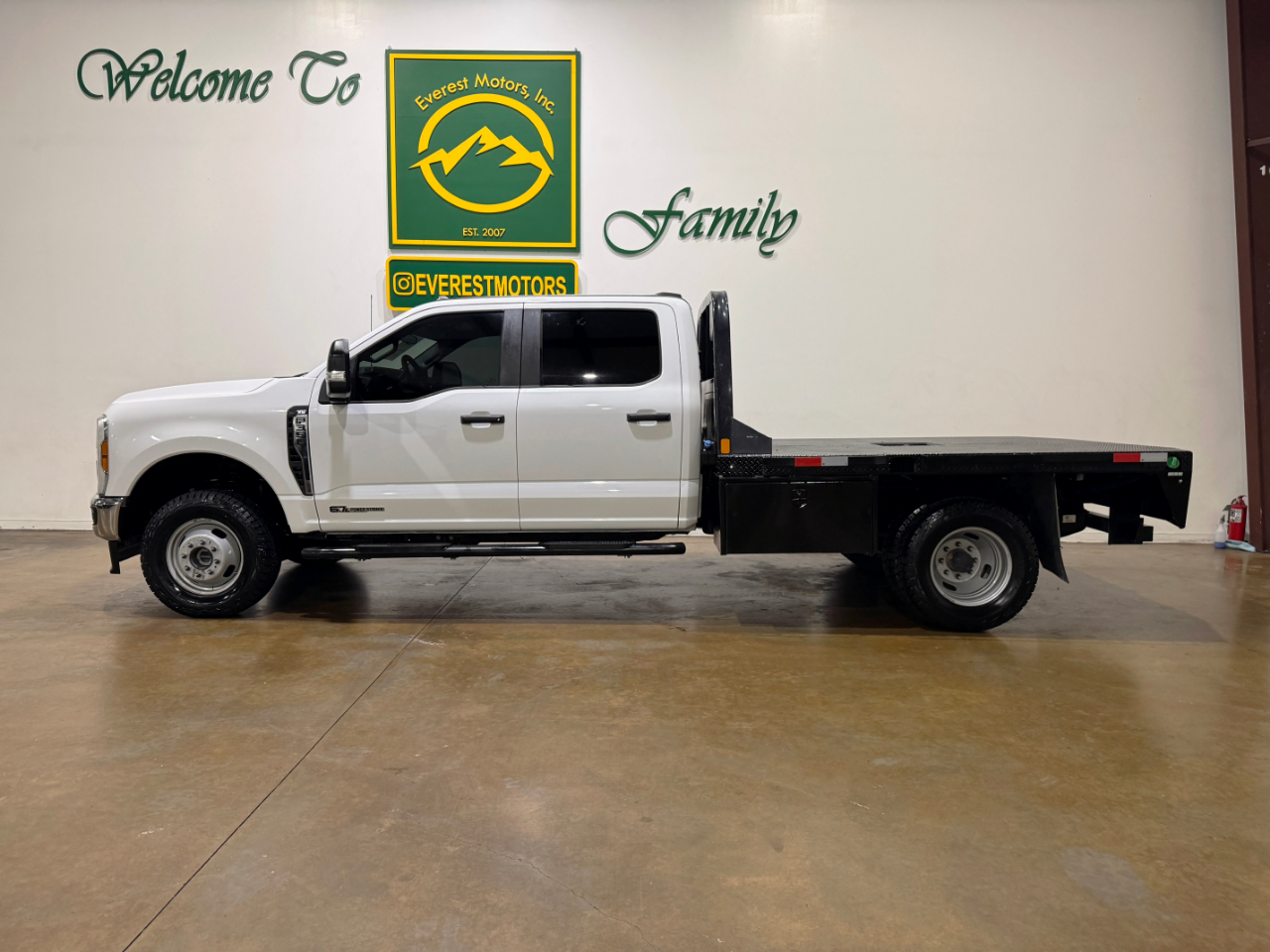Ford Super Duty F-350 DRW  2024