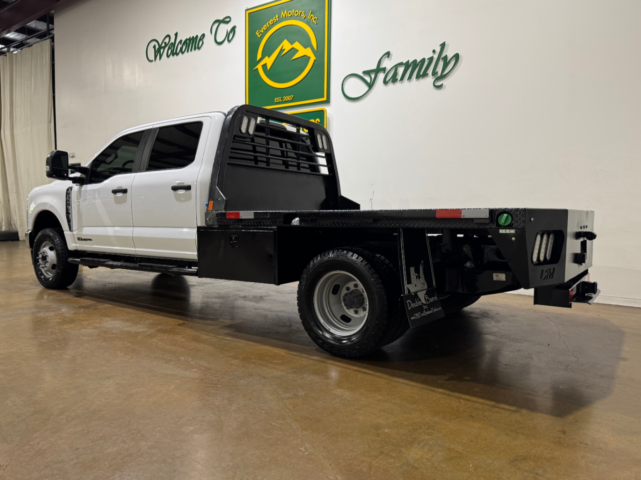 Ford Super Duty F-350 DRW  2024