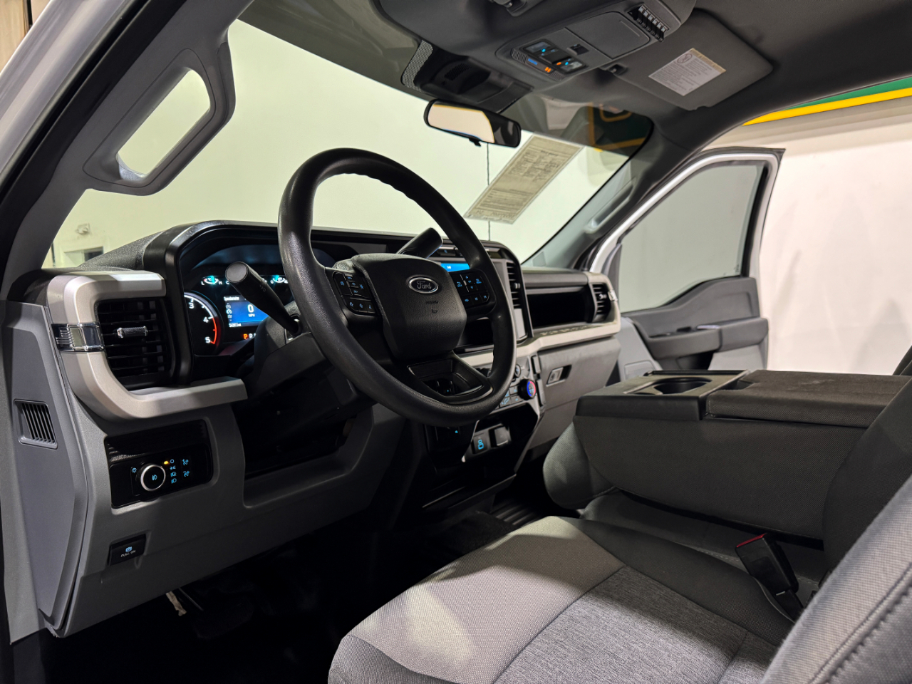 Ford Super Duty F-350 DRW  2024