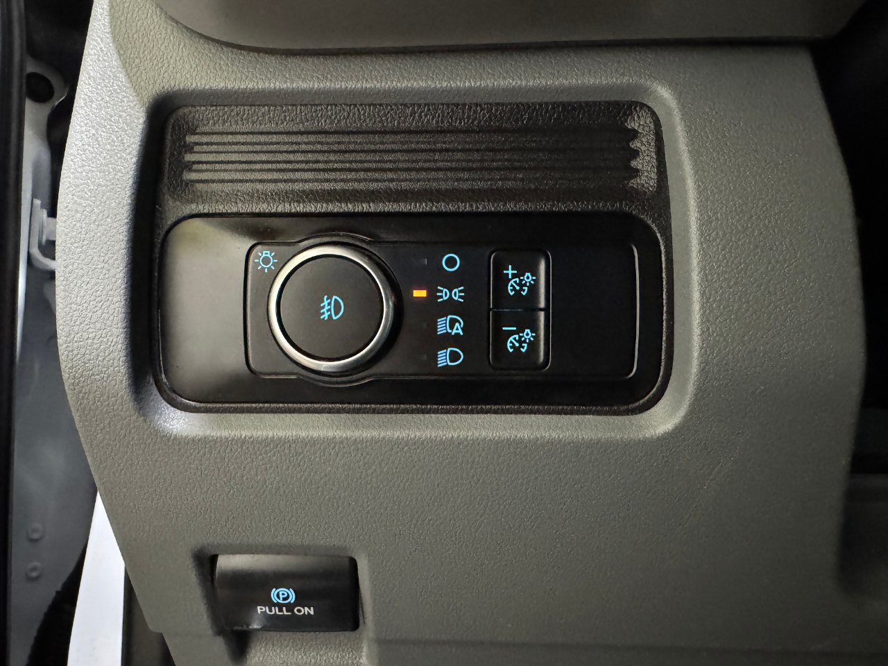 Ford Super Duty F-350 DRW  2024