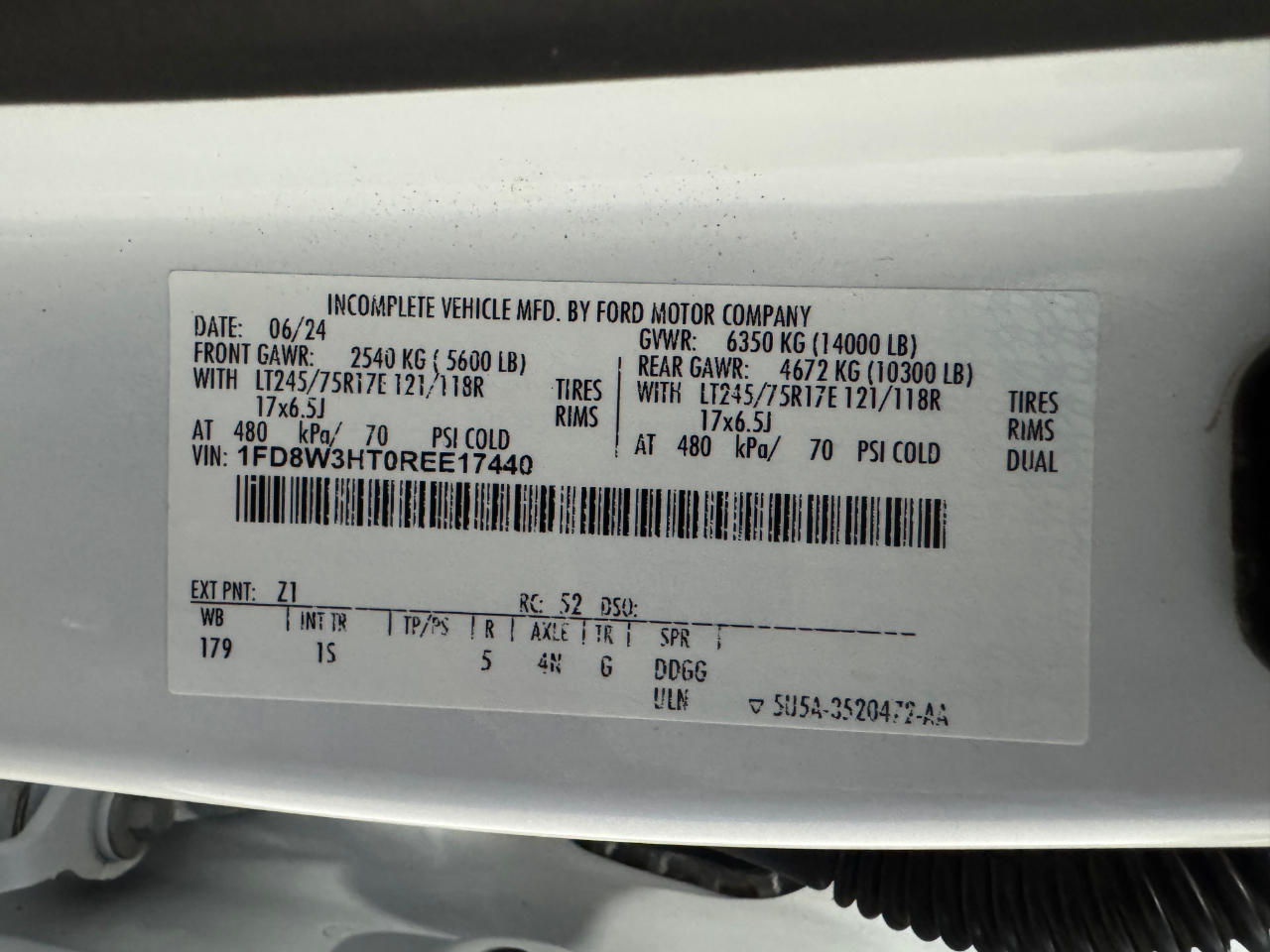 Ford Super Duty F-350 DRW  2024