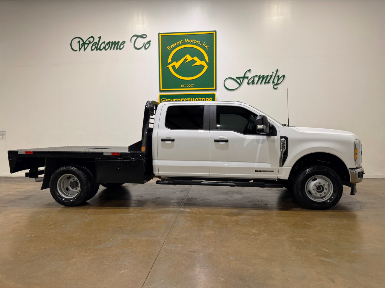 Ford Super Duty F-350 DRW  2024