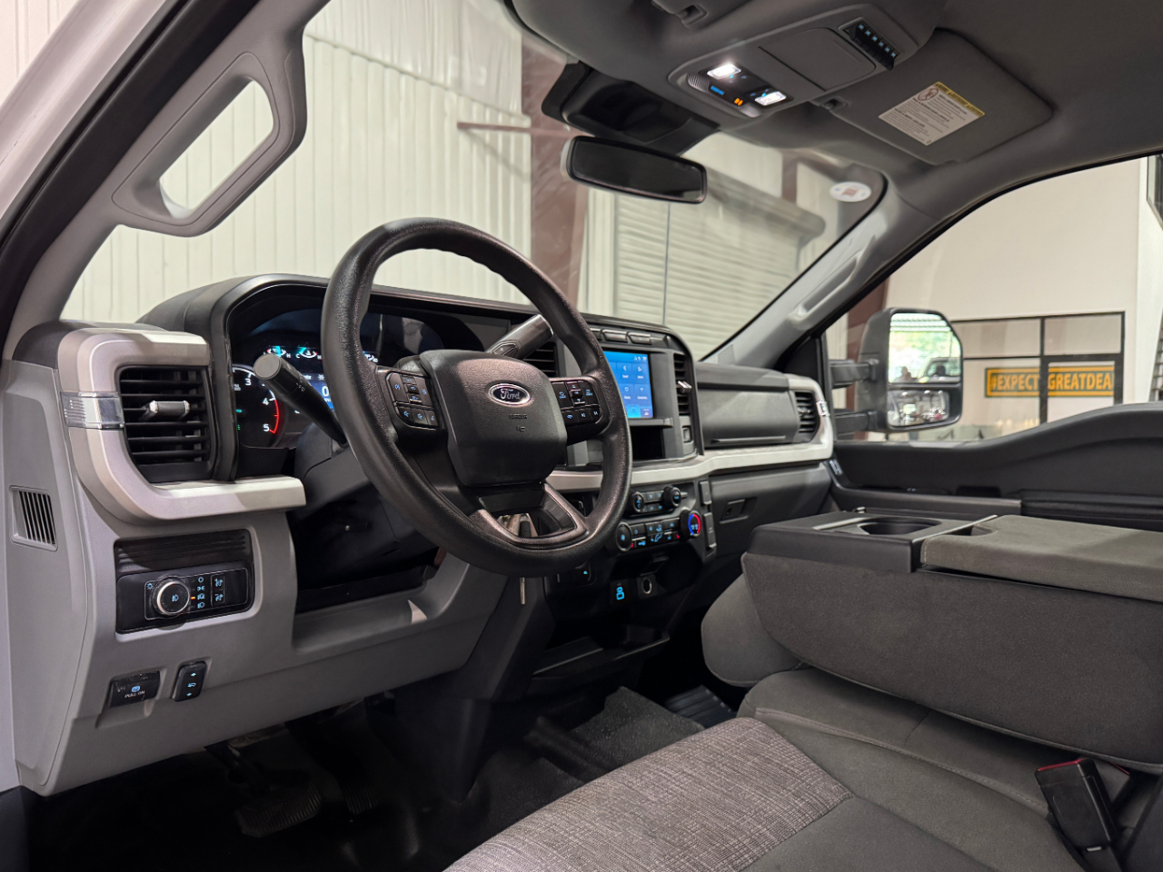 Ford Super Duty F-550 DRW  2024