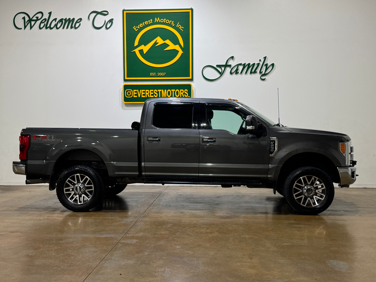 Ford Super Duty F-250 SRW  2017