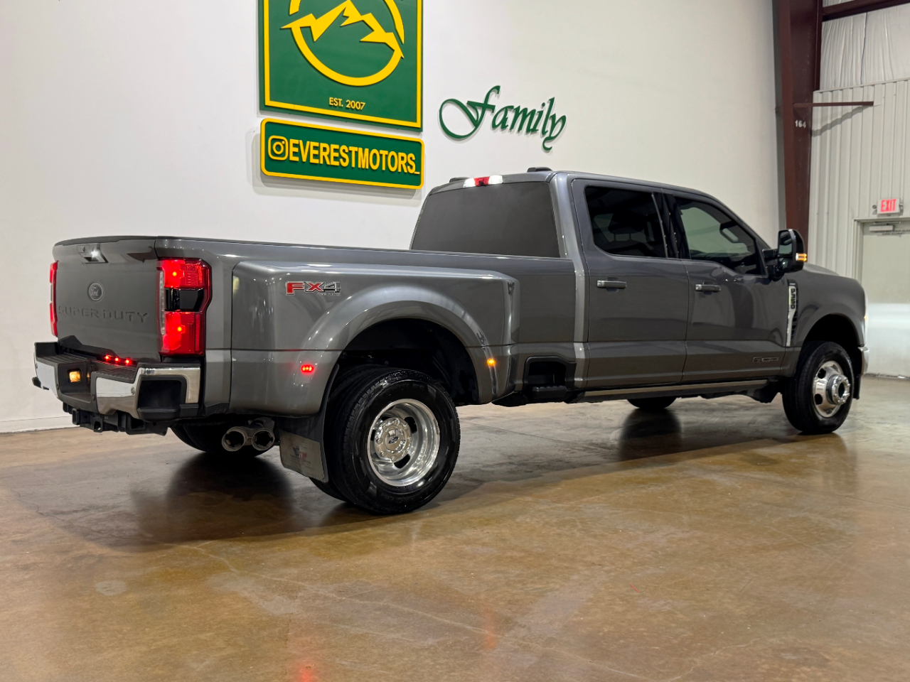 Ford Super Duty F-350 DRW  2024