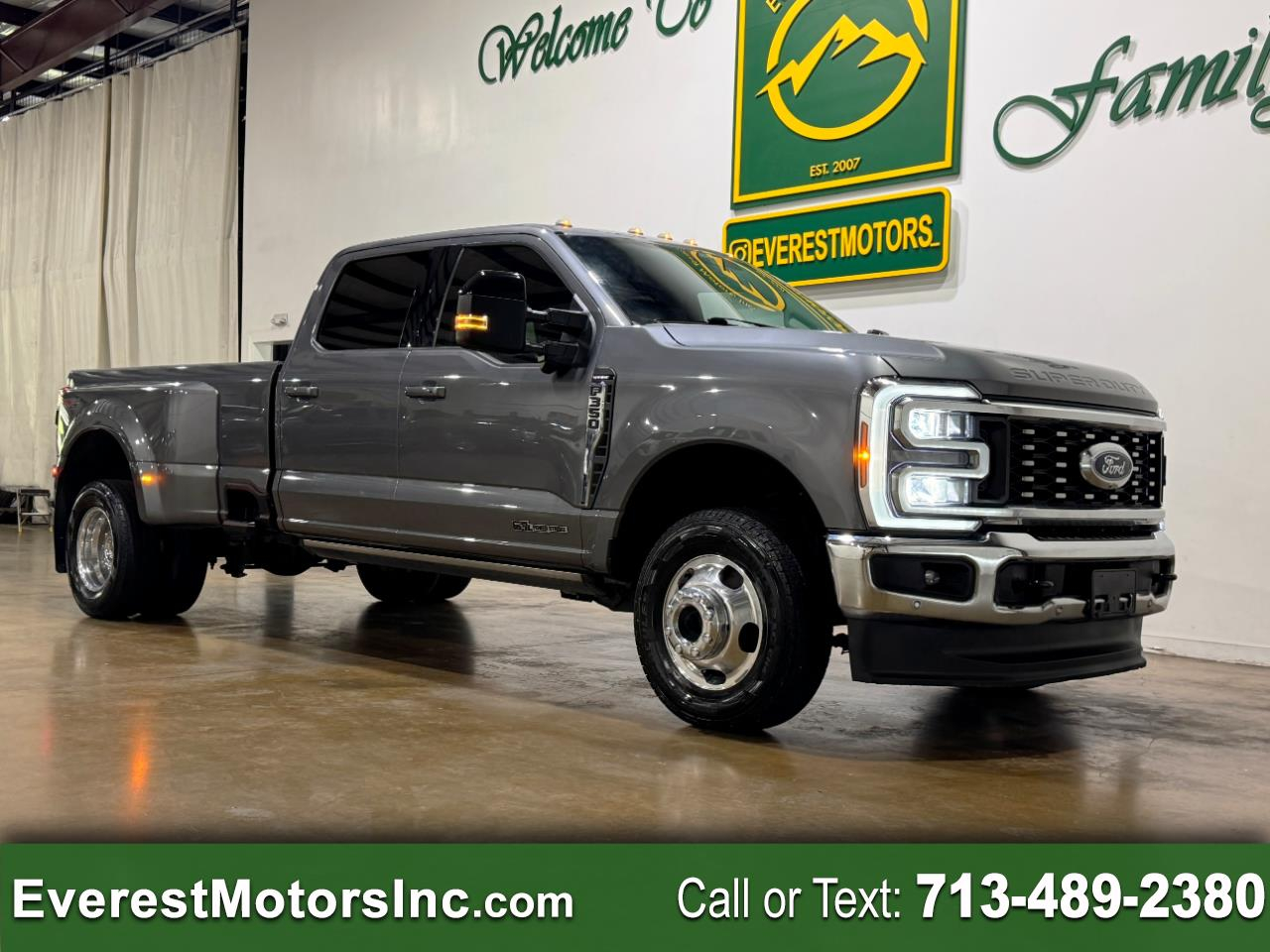 2024 Ford Super Duty F-350 DRW LARIAT ULTIMATE 4X4 CREWCAB 6.7L DIESEL 1OWNER FX4