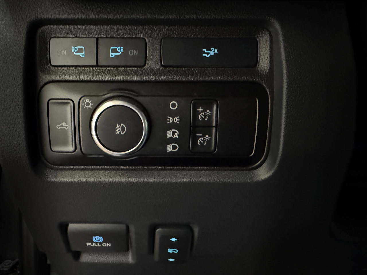 Ford Super Duty F-350 DRW  2024