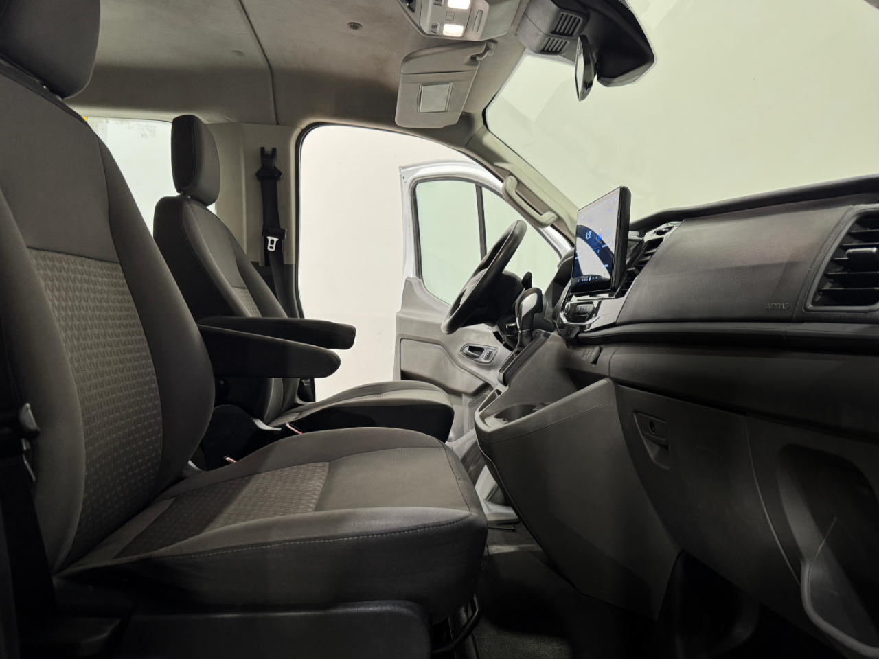 Ford Transit Passenger Wagon  2023