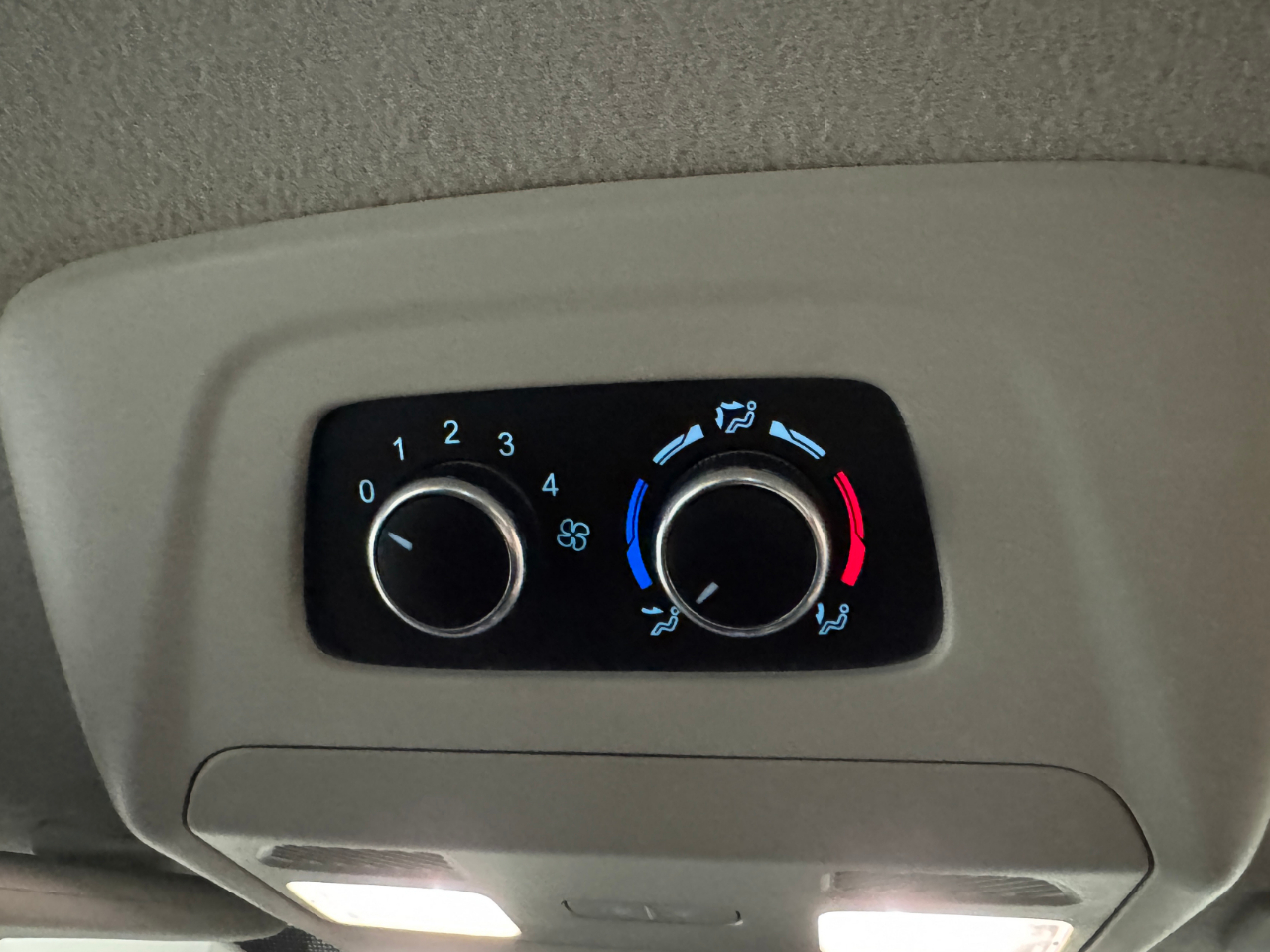 Ford Transit Passenger Wagon  2023