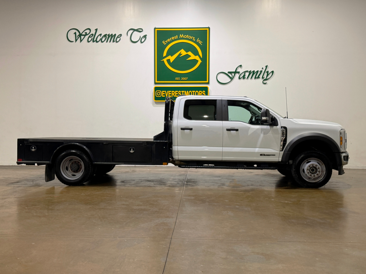 Ford Super Duty F-550 DRW  2024