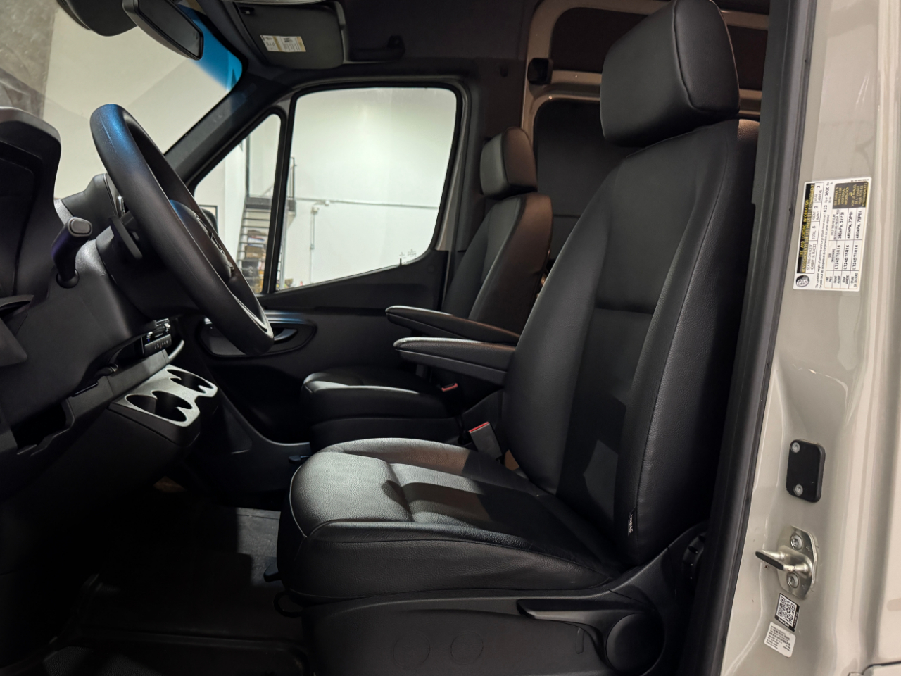 Mercedes-Benz Sprinter Crew Van  2021