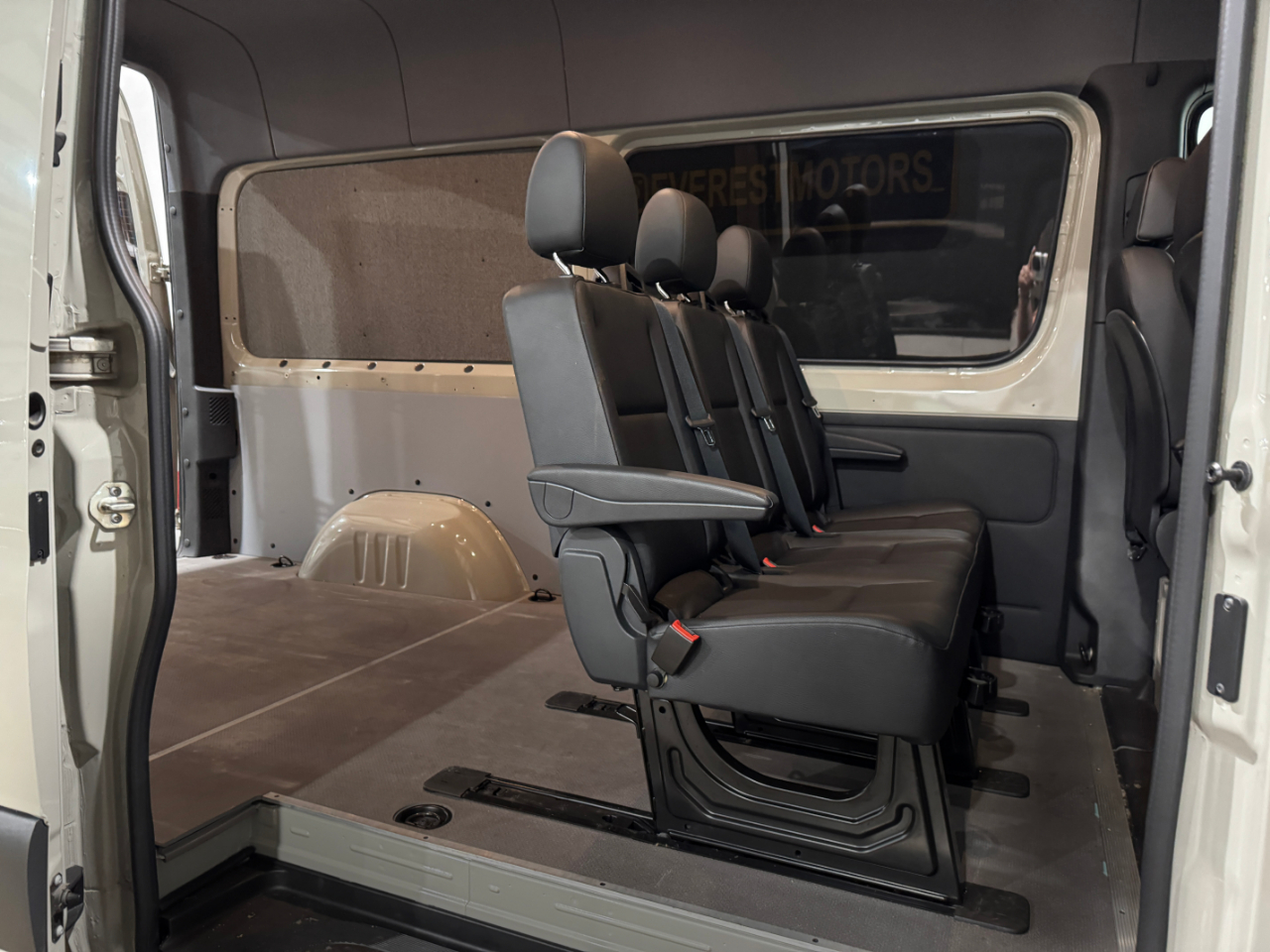 Mercedes-Benz Sprinter Crew Van  2021
