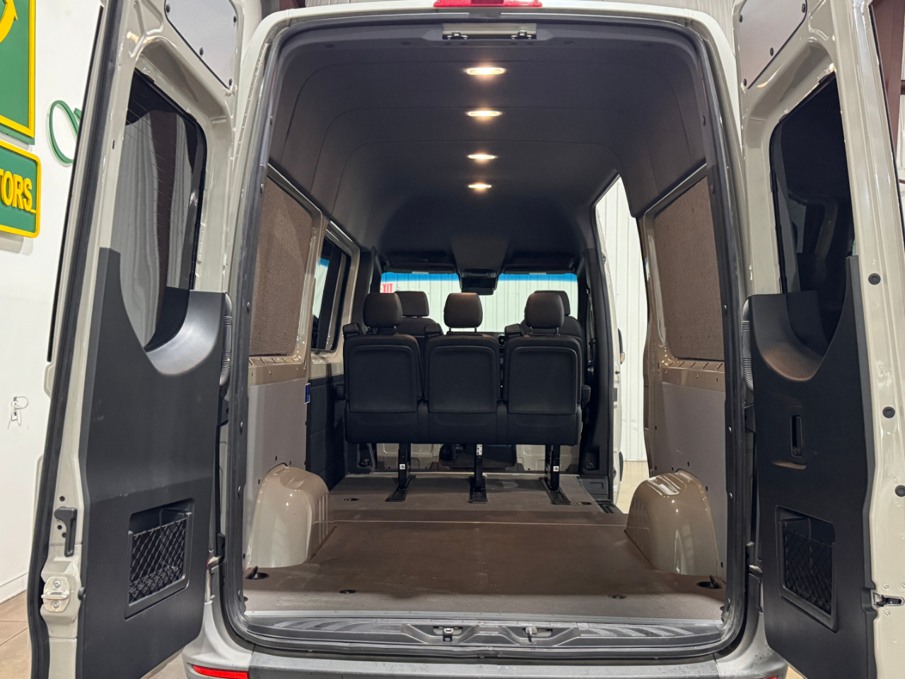 Mercedes-Benz Sprinter Crew Van  2021